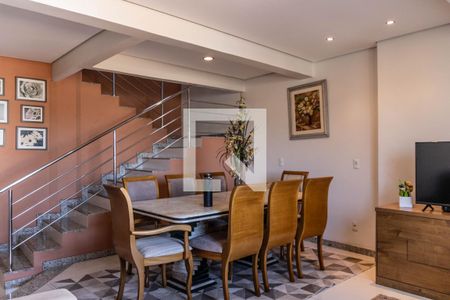 Sala 1 de casa à venda com 7 quartos, 320m² em Nova Gameleira, Belo Horizonte