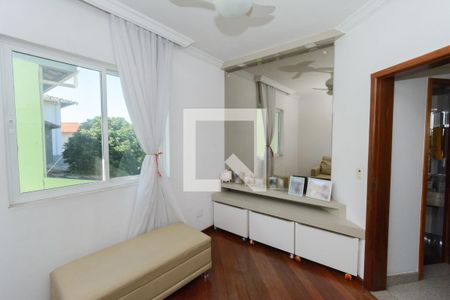 Sala 2 de casa à venda com 3 quartos, 500m² em Jardim Riacho das Pedras, Contagem