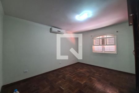 Quarto 1 de casa para alugar com 3 quartos, 400m² em São Lucas, São Paulo