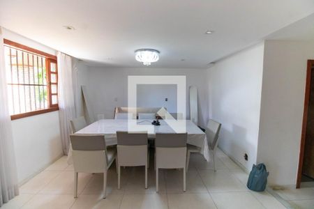Sala de casa para alugar com 4 quartos, 1002m² em Piratininga, Niterói