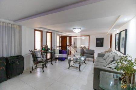 Sala de casa para alugar com 4 quartos, 1002m² em Piratininga, Niterói