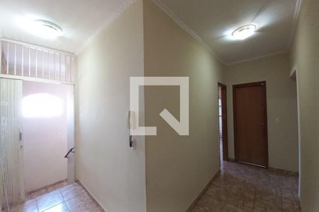Corredor de casa para alugar com 3 quartos, 150m² em Parque Santa Bárbara, Campinas