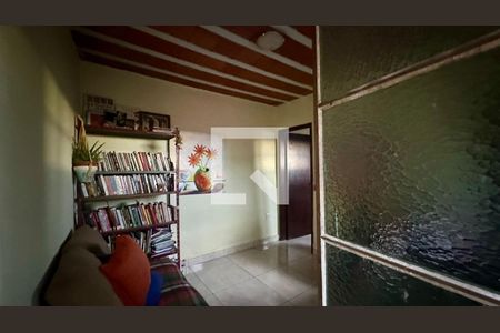 Quarto de casa à venda com 3 quartos, 208m² em Alto Barroca, Belo Horizonte