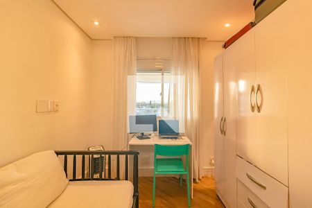 Quarto de apartamento para alugar com 2 quartos, 77m² em Vila Alexandria, São Paulo