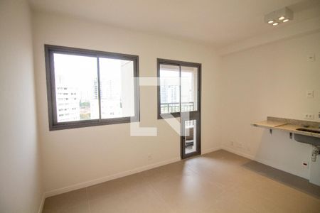 Sala / Quarto - Studio de kitnet/studio à venda com 1 quarto, 22m² em Santo Amaro, São Paulo