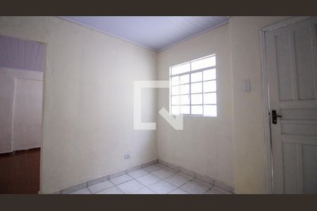 Sala de casa para alugar com 1 quarto, 70m² em Jardim Caguassu, São Paulo