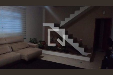 Casa para alugar com 4 quartos, 280m² em Jardim Lageado, São Paulo