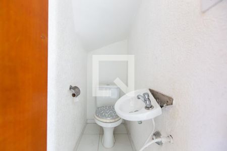 Lavabo da Sala de casa de condomínio para alugar com 3 quartos, 111m² em Cidade Antônio Estevão de Carvalho, São Paulo