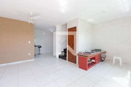 Sala de casa de condomínio para alugar com 3 quartos, 111m² em Cidade Antônio Estevão de Carvalho, São Paulo