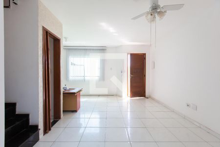 Sala de casa de condomínio para alugar com 3 quartos, 111m² em Cidade Antônio Estevão de Carvalho, São Paulo