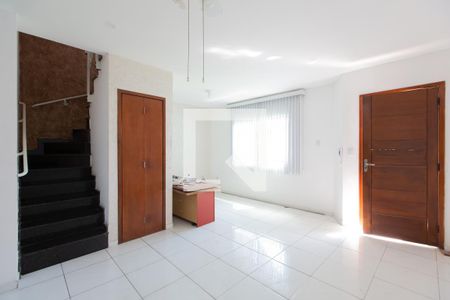 Sala de casa de condomínio para alugar com 3 quartos, 111m² em Cidade Antônio Estevão de Carvalho, São Paulo