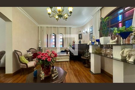 Sala de casa para alugar com 5 quartos, 370m² em Buritis, Belo Horizonte