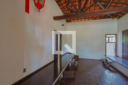 Sala de casa à venda com 2 quartos, 2000m² em Braúnas, Belo Horizonte