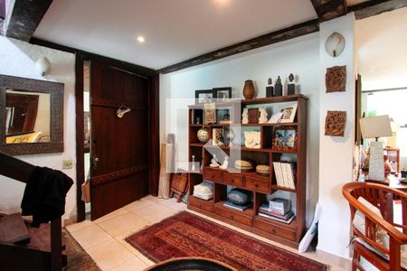 Sala de casa de condomínio para alugar com 4 quartos, 560m² em Itanhangá, Rio de Janeiro