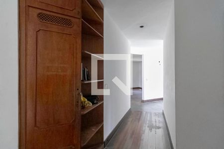 Corredor de casa à venda com 5 quartos, 500m² em São Luiz, Belo Horizonte