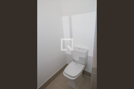 Banheiro de kitnet/studio à venda com 1 quarto, 19m² em Água Branca, São Paulo