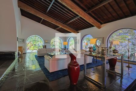 Sala de casa para alugar com 4 quartos, 574m² em Mangabeiras, Belo Horizonte