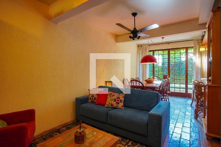 Sala 3 de casa para alugar com 4 quartos, 280m² em Chácara das Pedras, Porto Alegre