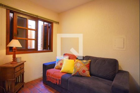 Sala 3 de casa para alugar com 4 quartos, 280m² em Chácara das Pedras, Porto Alegre