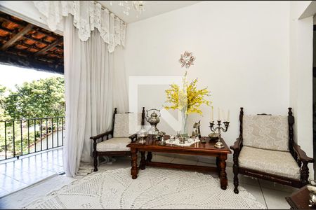 Sala de Estar de casa para alugar com 2 quartos, 313m² em União, Belo Horizonte