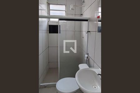 Banheiro de casa de condomínio para alugar com 1 quarto, 38m² em Taquara, Rio de Janeiro