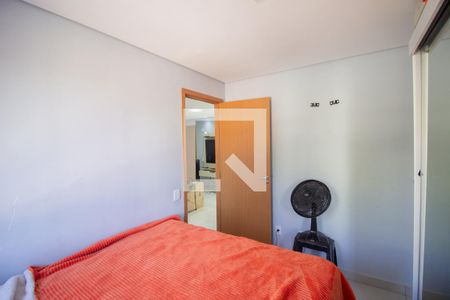Quarto 1 de apartamento para alugar com 2 quartos, 47m² em Chácaras Califórnia, Contagem
