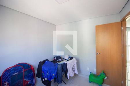 Quarto 2 de apartamento para alugar com 2 quartos, 47m² em Chácaras Califórnia, Contagem