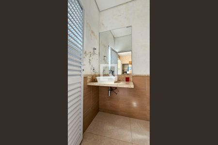 Lavabo de casa à venda com 3 quartos, 160m² em Jardim Santo Antoninho, São Paulo