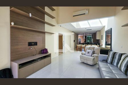 Sala de casa à venda com 3 quartos, 160m² em Jardim Santo Antoninho, São Paulo