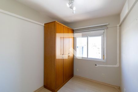 Quarto 1 de apartamento à venda com 3 quartos, 70m² em Azenha, Porto Alegre