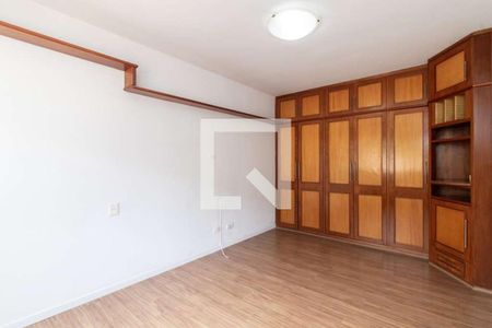 Quarto de casa de condomínio para alugar com 3 quartos, 456m² em Granja Viana, Cotia