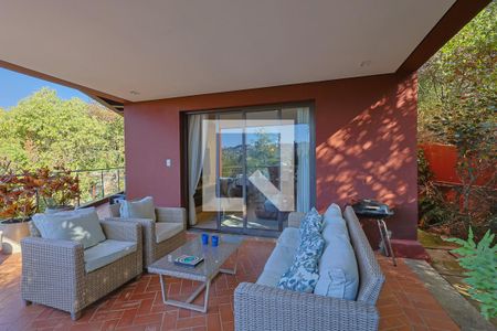 Varanda de casa de condomínio à venda com 3 quartos, 350m² em Vila Alpina, Nova Lima