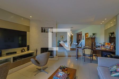 Sala de casa de condomínio à venda com 3 quartos, 350m² em Vila Alpina, Nova Lima