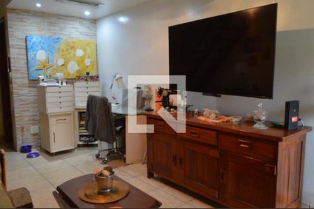 Sala de casa de condomínio para alugar com 2 quartos, 65m² em Pechincha, Rio de Janeiro