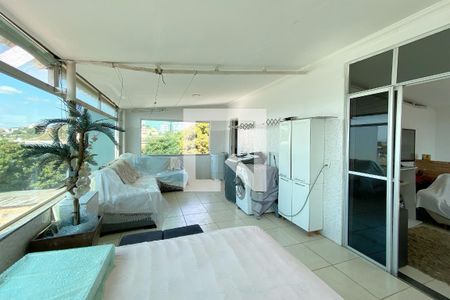 Varanda de casa à venda com 3 quartos, 155m² em Universitário, Belo Horizonte
