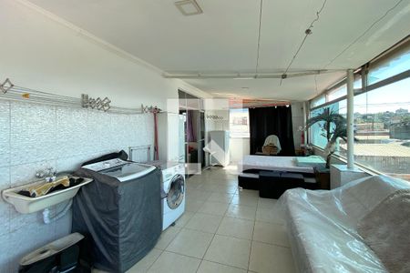 Varanda de casa à venda com 3 quartos, 155m² em Universitário, Belo Horizonte