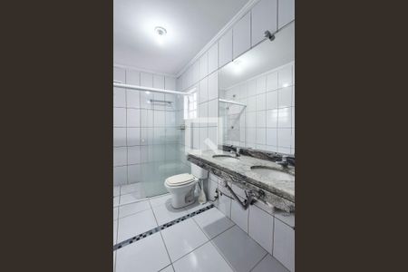 Banheiro da Suíte 1 de casa à venda com 2 quartos, 160m² em Vila Euro, São Bernardo do Campo