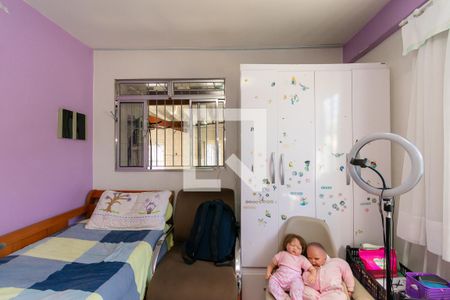 Quarto 1 de casa à venda com 4 quartos, 160m² em Jardim Ivone, São Paulo