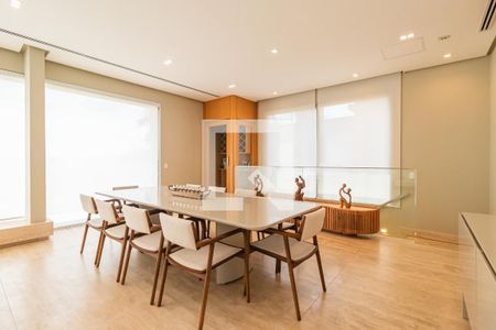 Sala de casa à venda com 4 quartos, 574m² em Centro Comercial Jubran, Barueri