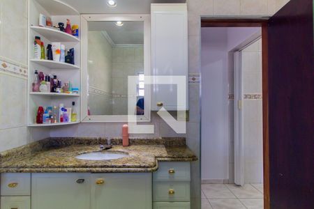 Banheiro de casa à venda com 4 quartos, 250m² em Cidade Continental, São Paulo