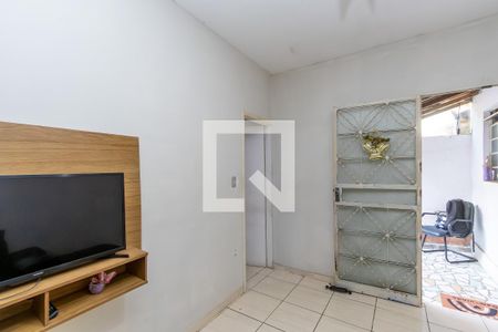 Sala de casa à venda com 3 quartos, 180m² em Cenaculo, Belo Horizonte