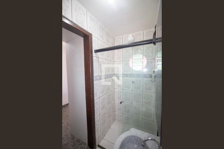 Banheiro da Suíte 1 de casa para alugar com 1 quarto, 80m² em Colorado, Contagem