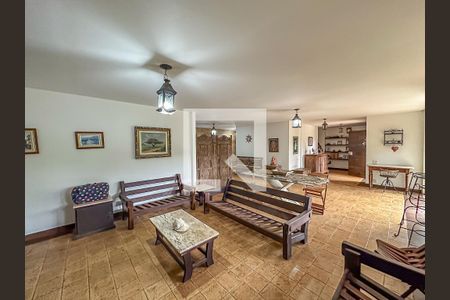 Sala de casa à venda com 4 quartos, 450m² em Cosme Velho, Rio de Janeiro