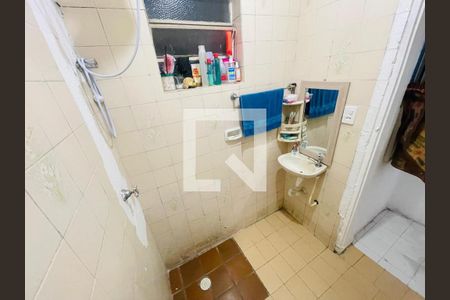 Banheiro de casa para alugar com 2 quartos, 120m² em Jardim Nelly, São Paulo