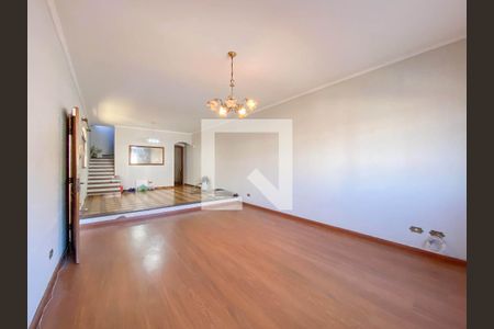 Sala de casa à venda com 4 quartos, 207m² em Jardim Pinheiros, São Paulo