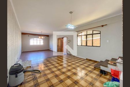 Sala de casa à venda com 4 quartos, 207m² em Jardim Pinheiros, São Paulo