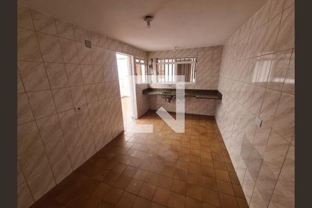 Casa para alugar com 5 quartos, 230m² em Vila Cordeiro, São Paulo