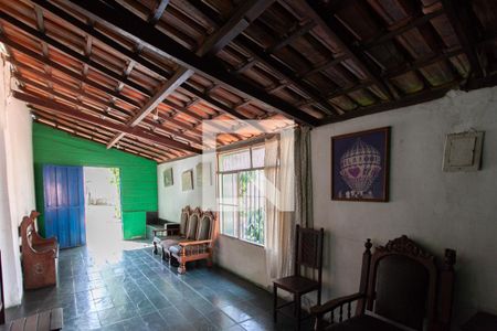 Sala de casa à venda com 2 quartos, 243m² em Jaqueline, Belo Horizonte