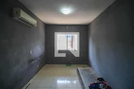 Quarto de casa para alugar com 1 quarto, 60m² em Andrade Araujo, Belford Roxo
