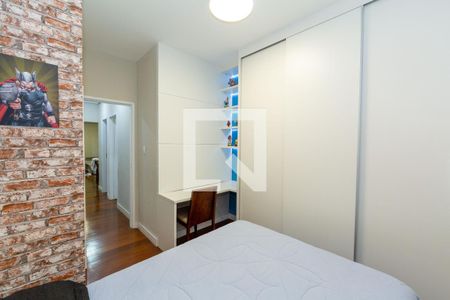 Quarto de apartamento para alugar com 3 quartos, 100m² em Buritis, Belo Horizonte